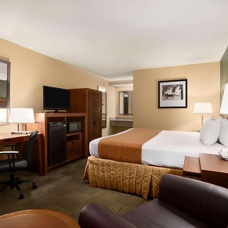 Days Inn By Wyndham Jacksonville Airport Esterno foto