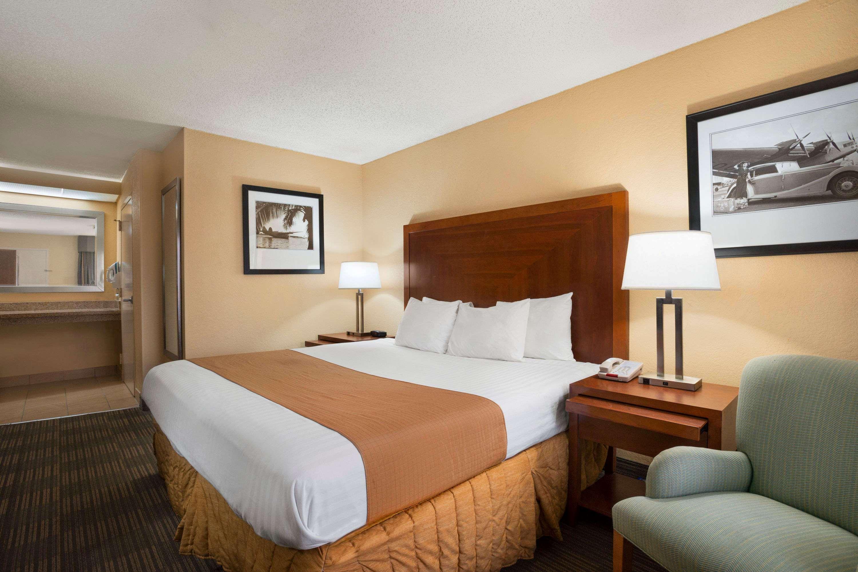 Days Inn By Wyndham Jacksonville Airport Esterno foto