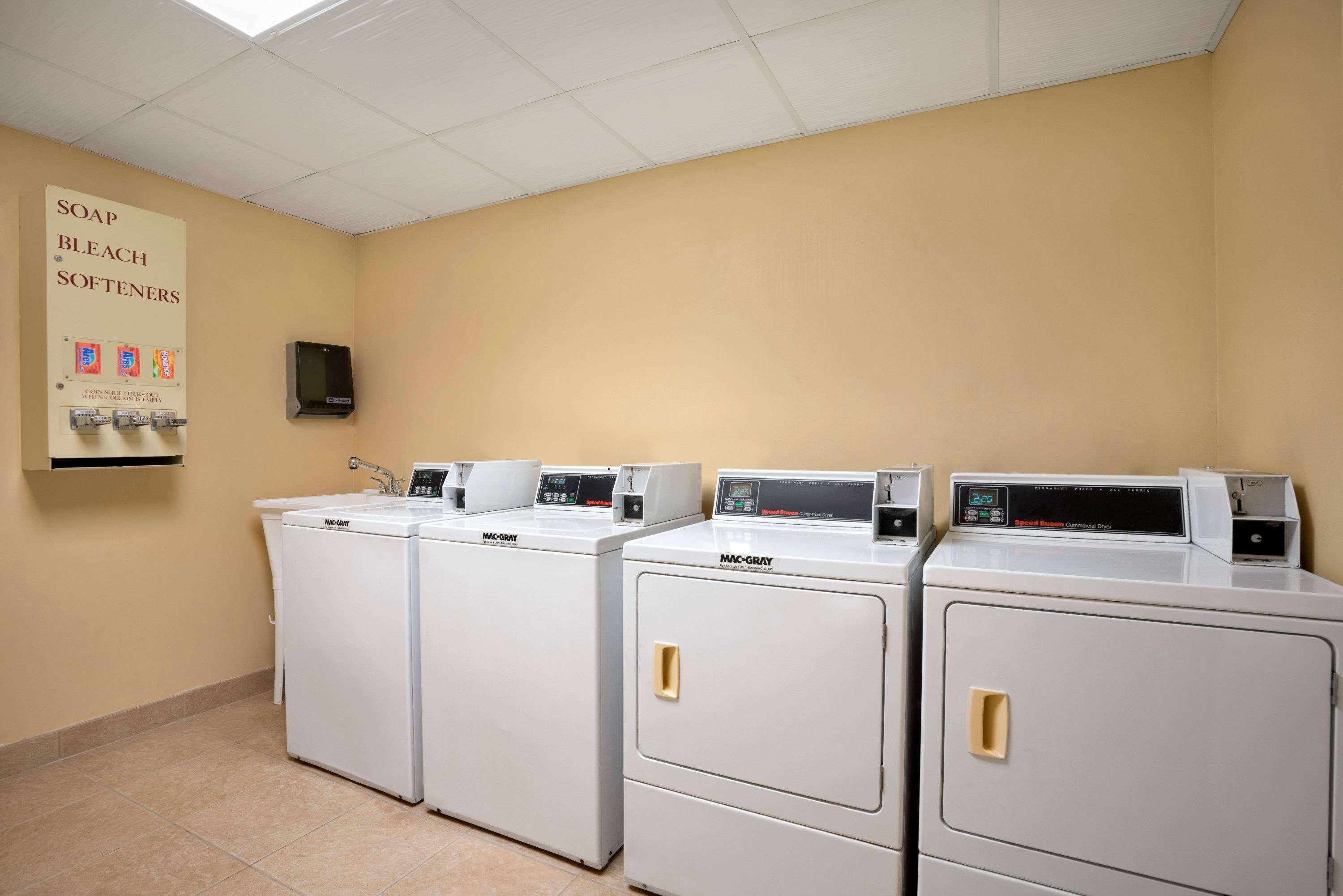 Days Inn By Wyndham Jacksonville Airport Esterno foto